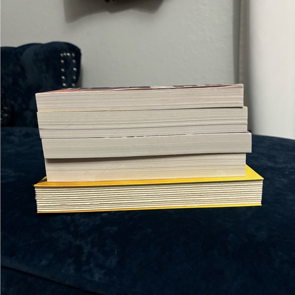 Romance books - Picture 3 of 9